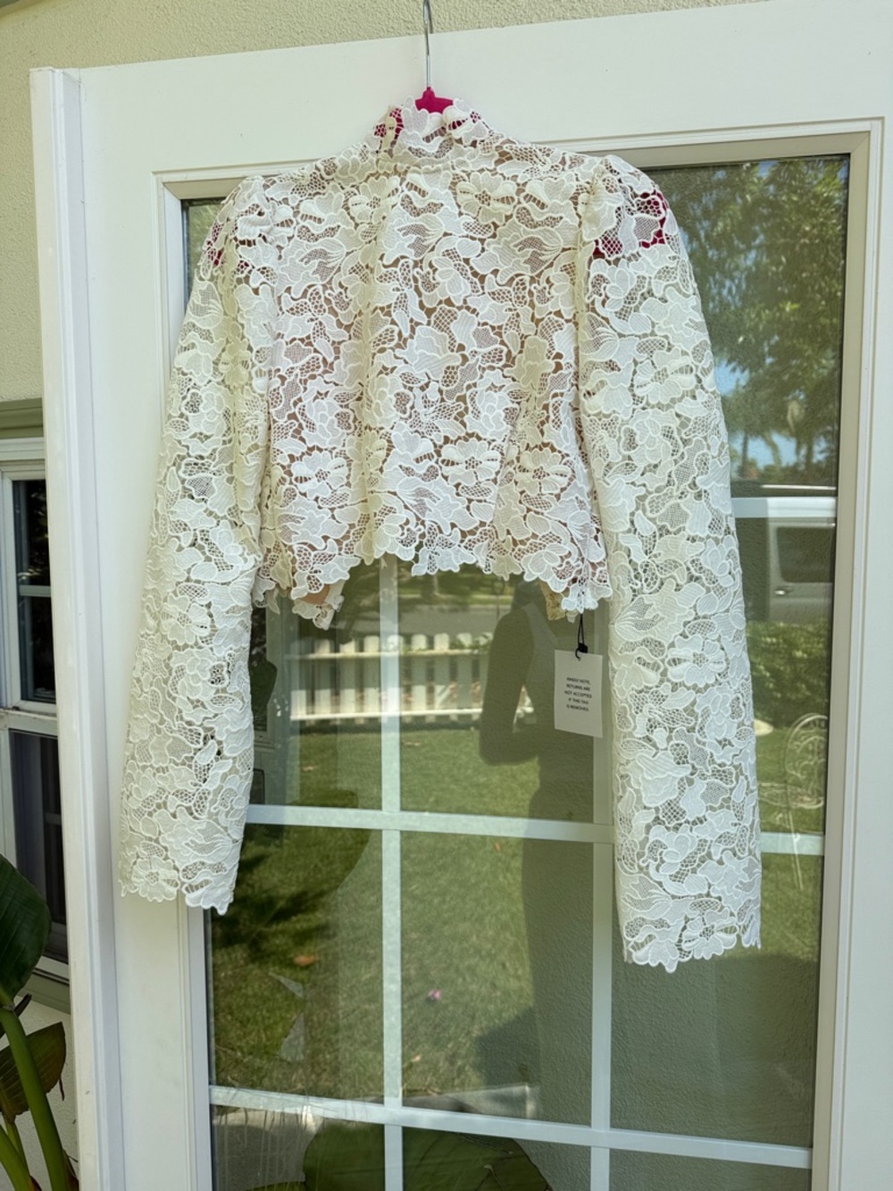 Stone cold fox Lace Long-Sleeve Cropped Top - White small